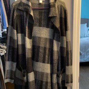 Black and gray sweater